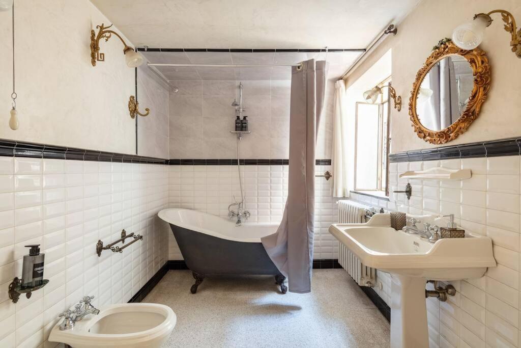 Central Elegant Apartment - Liberty House Bologna Buitenkant foto