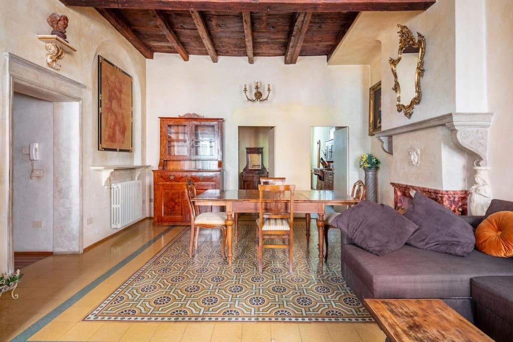Central Elegant Apartment - Liberty House Bologna Buitenkant foto