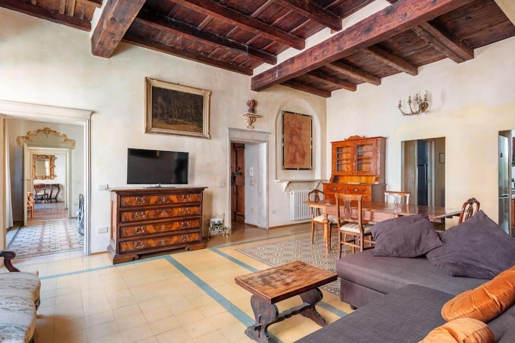Central Elegant Apartment - Liberty House Bologna Buitenkant foto